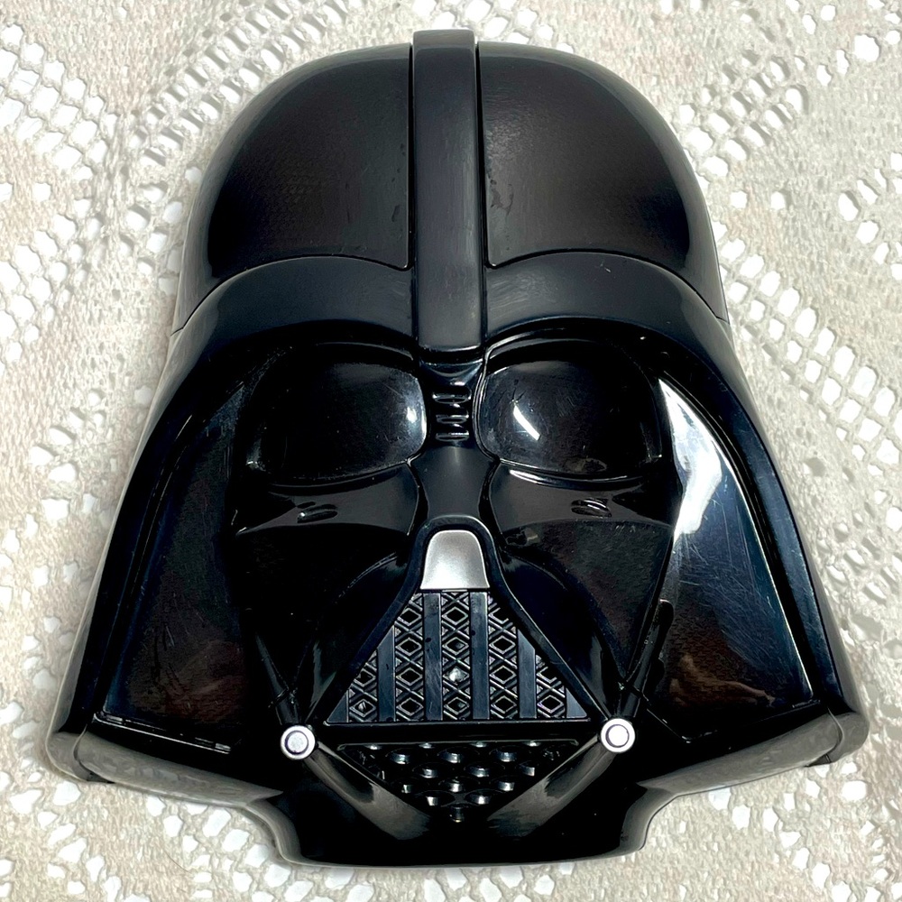 Hasbro Gaming Simon Star Wars Darth Vader Hand Held Game Sound & Lights Works